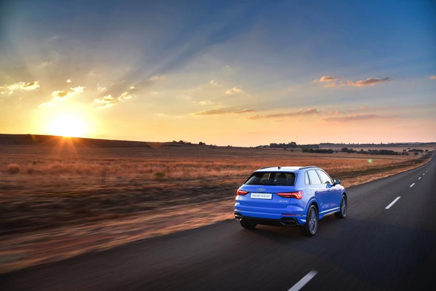  Audi Q3 35 TFSI S-Line 2019 года  (ZA) (фото 11 из 18)